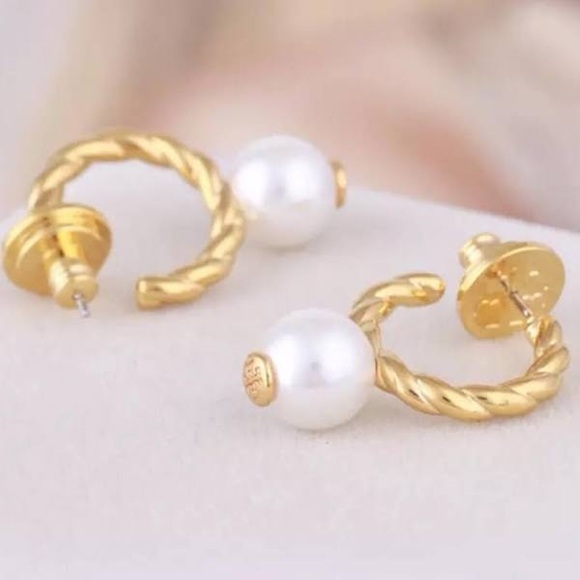 NWT Tory Burch Baroque Pearl Rope Logo Bead Drop Earrings - Picture 2 of 3